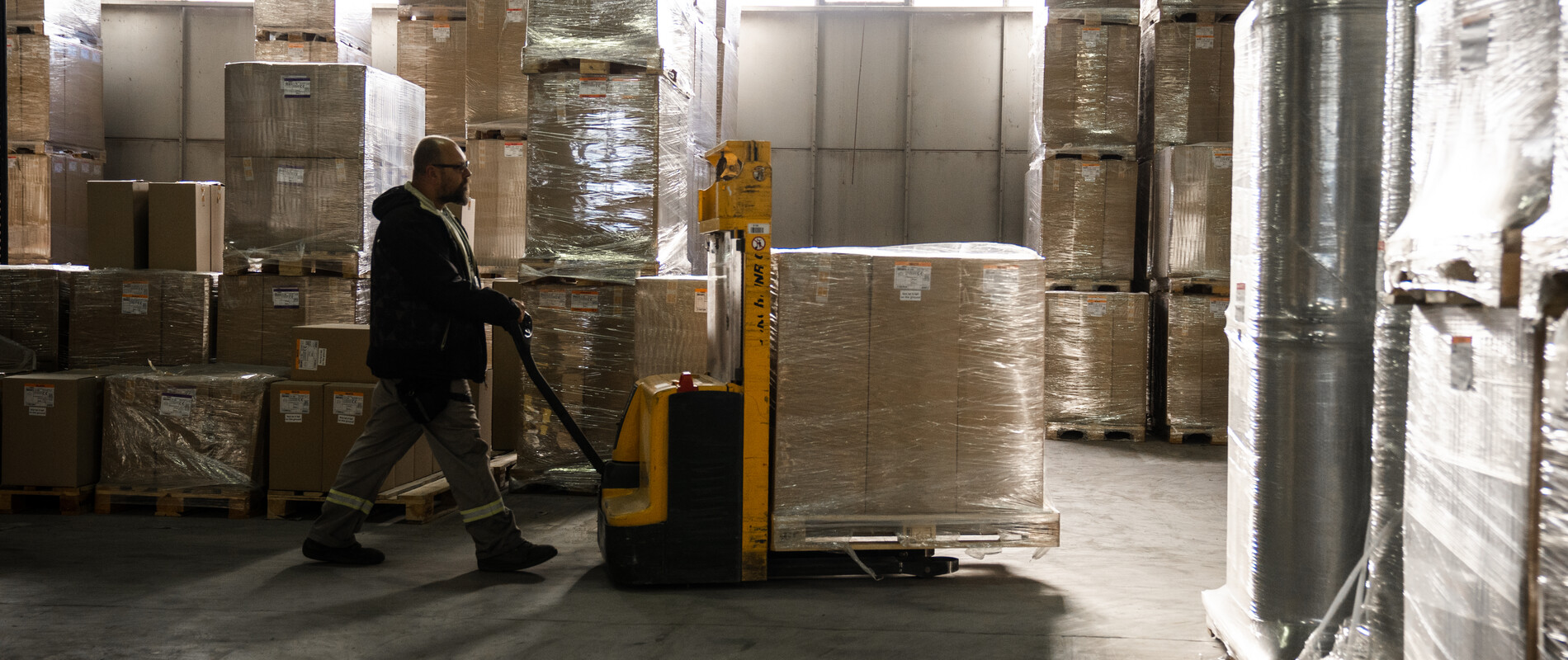 Mitarbeiter im Lager