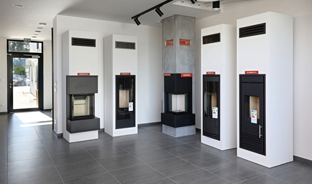 Kandallómodellek egy bemutatóteremben