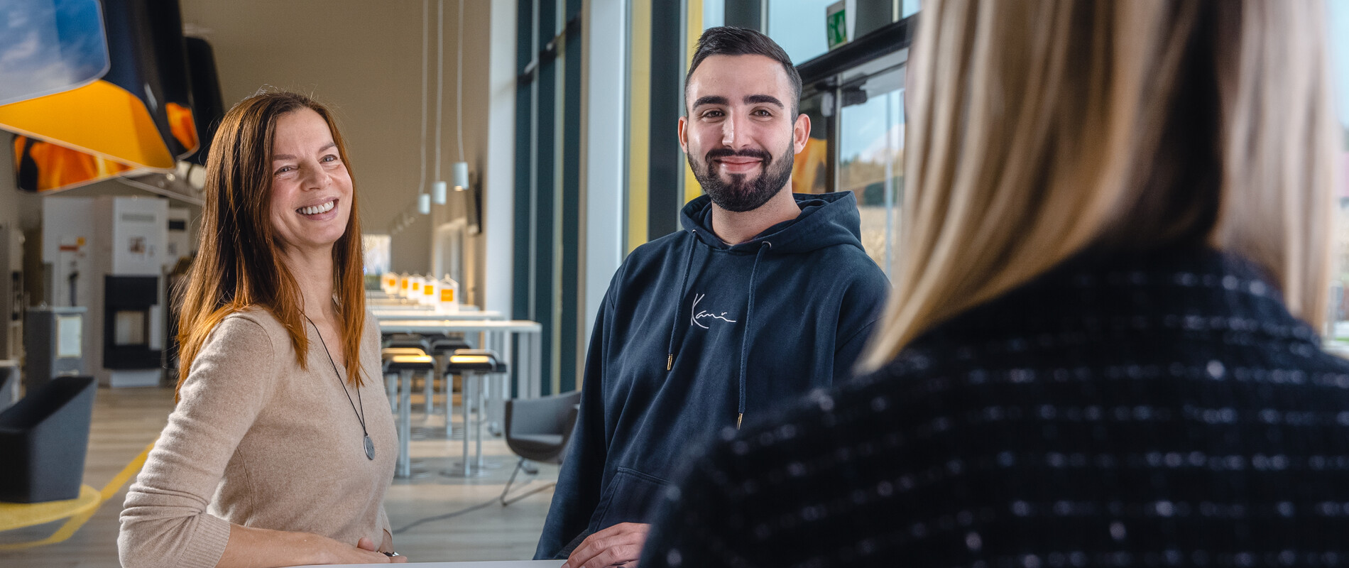 Kunden am Service Desk