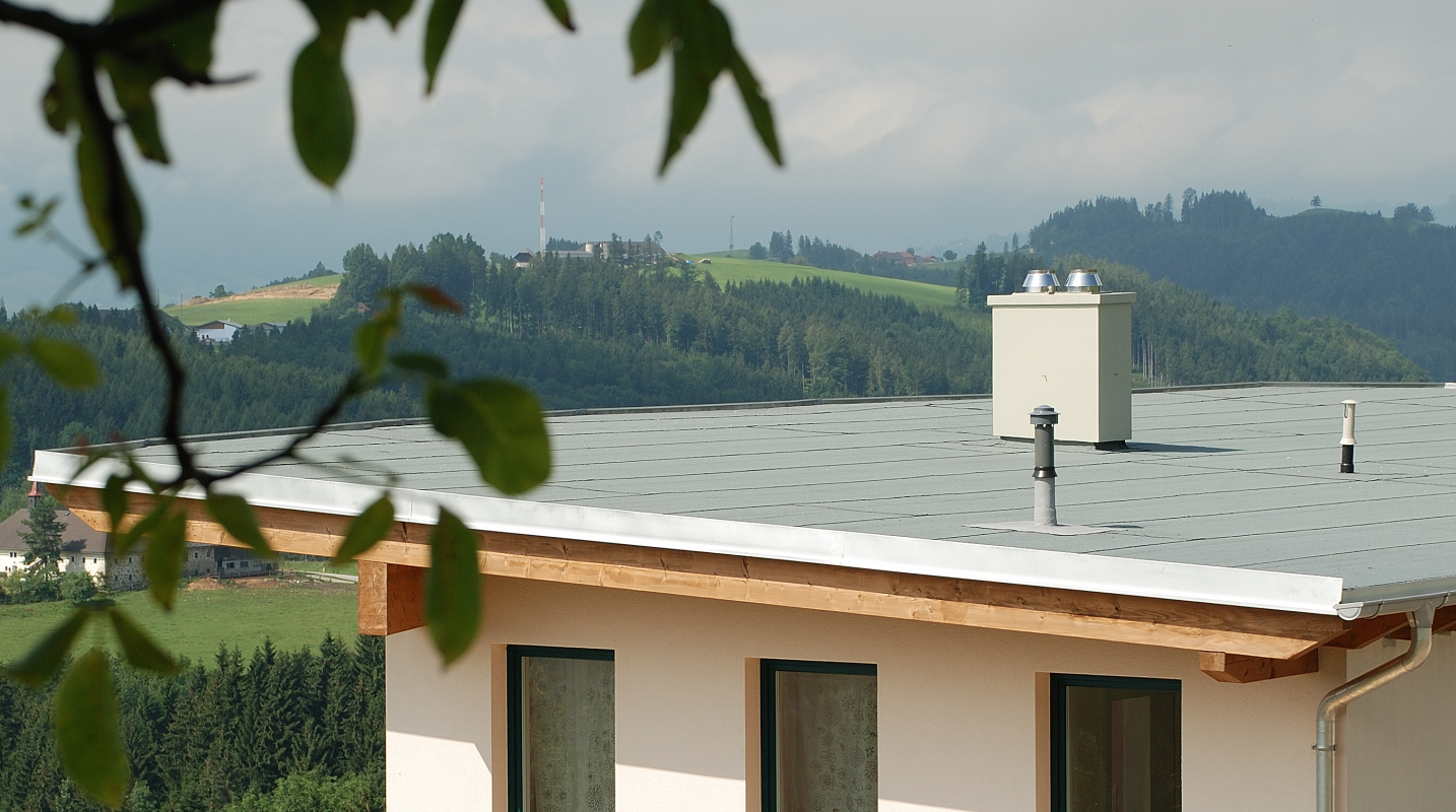 Haus mit einem Keramik-Schornsteinsystem