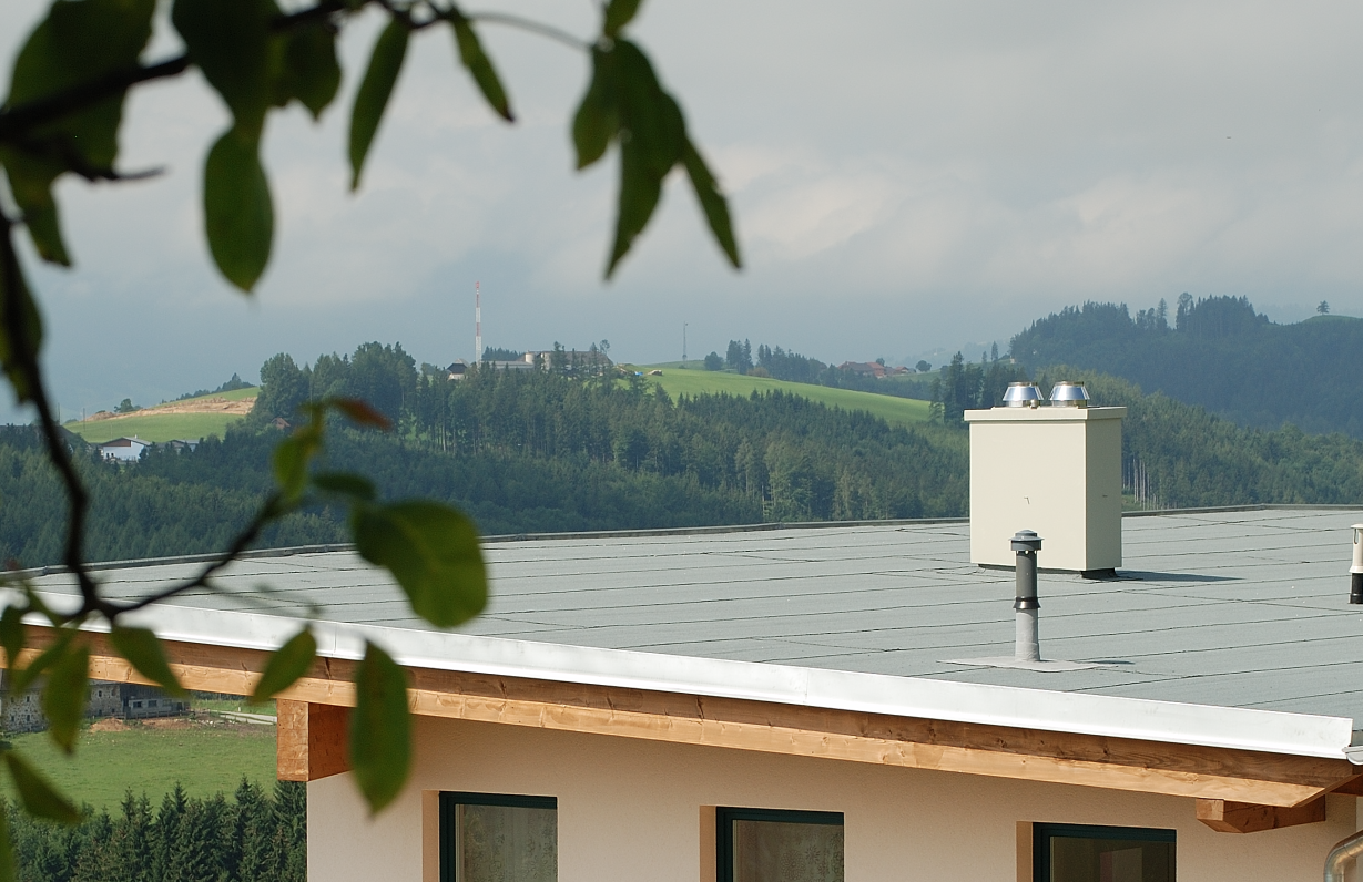 Haus mit einem Keramik-Schornsteinsystem