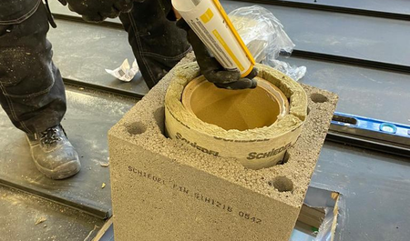 Asentaja asentaa Rondo Plus -harkkopiippua