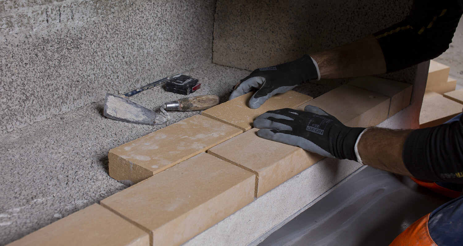 ISOKERN LIVING-pejs under opbygning